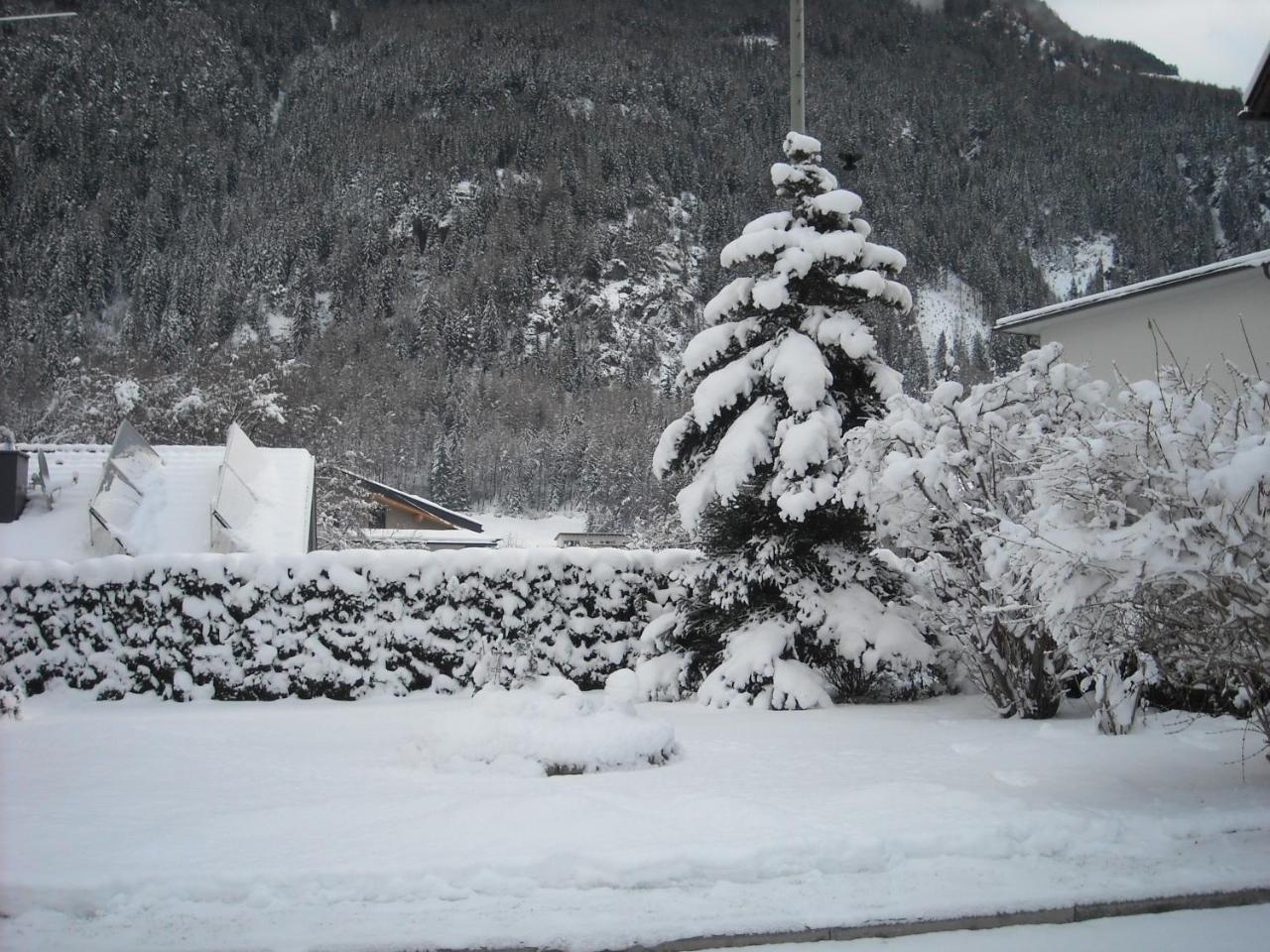 Hotel Haus Rosi Umhausen Exterior foto