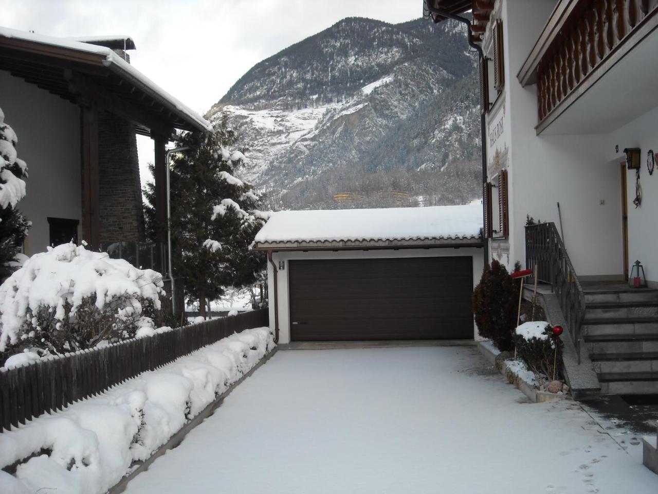 Hotel Haus Rosi Umhausen Exterior foto